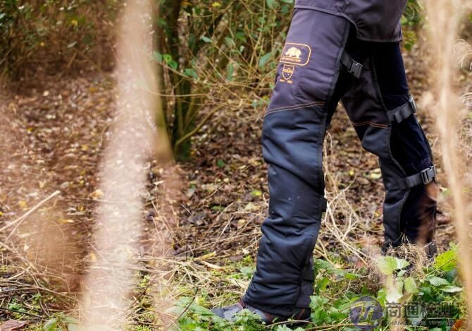 鏈鋸防護(hù)服 鏈鋸防護(hù)服